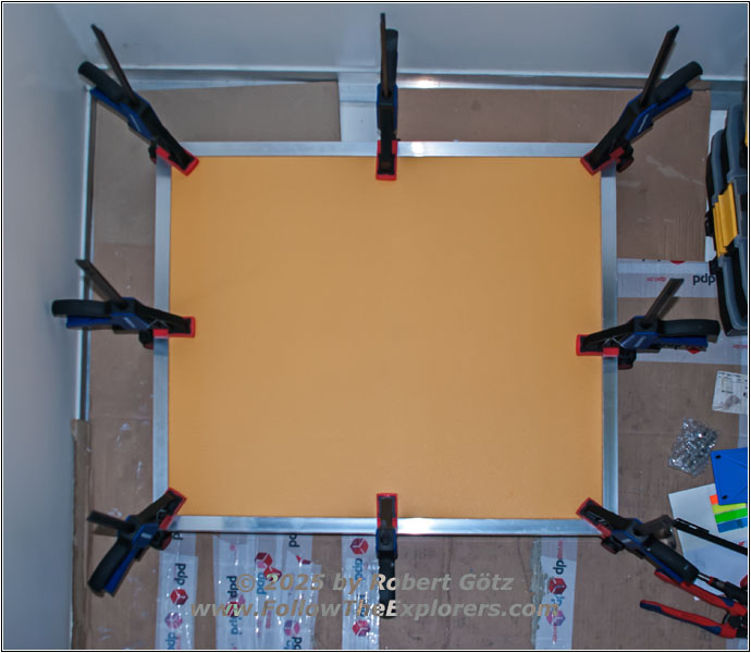 Shelter rear storage separation wall Shelter rear storage separation wall