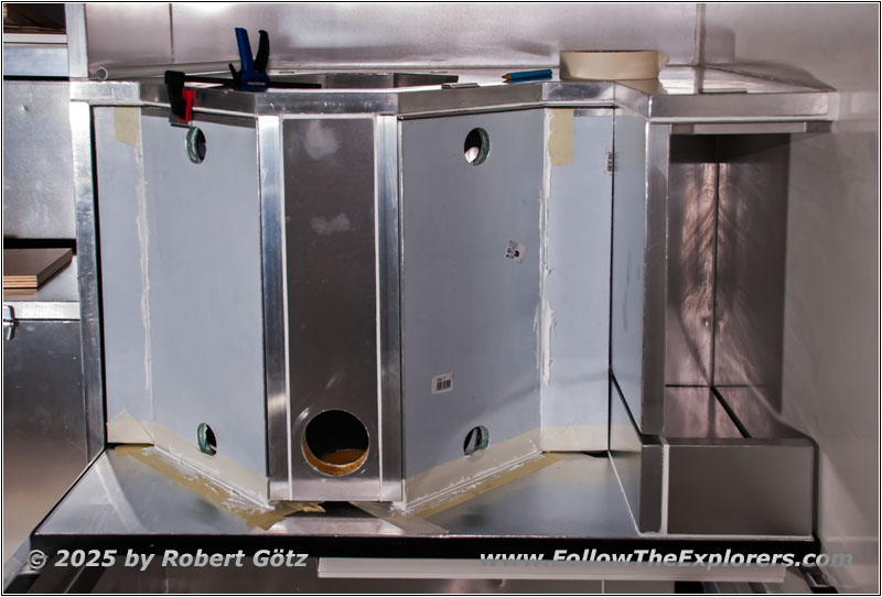 Shelter toilet hatch Shelter toilet hatch