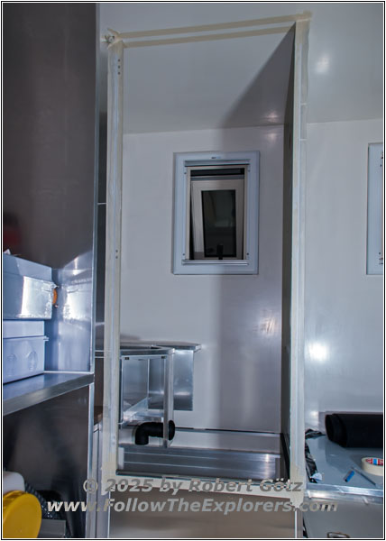 Koffer Toilettentürrahmen Koffer Toilettentürrahmen