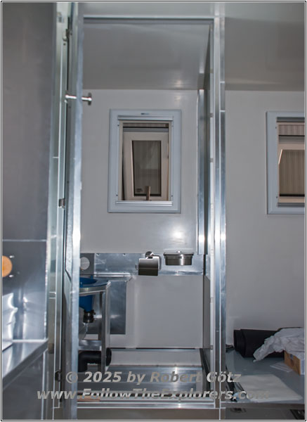 Koffer Toilettentürrahmen