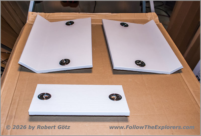 Koffer Toilettenklappe foliert Koffer Toilettenklappe foliert