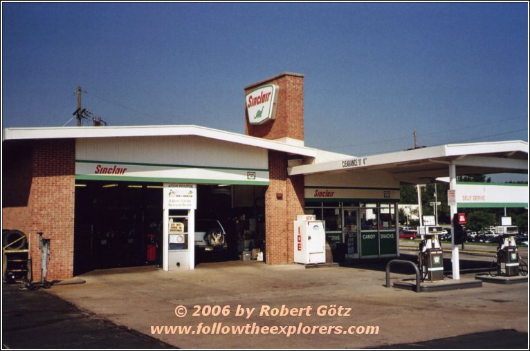 Sinclair Gas Station in Omaha, Nebraska