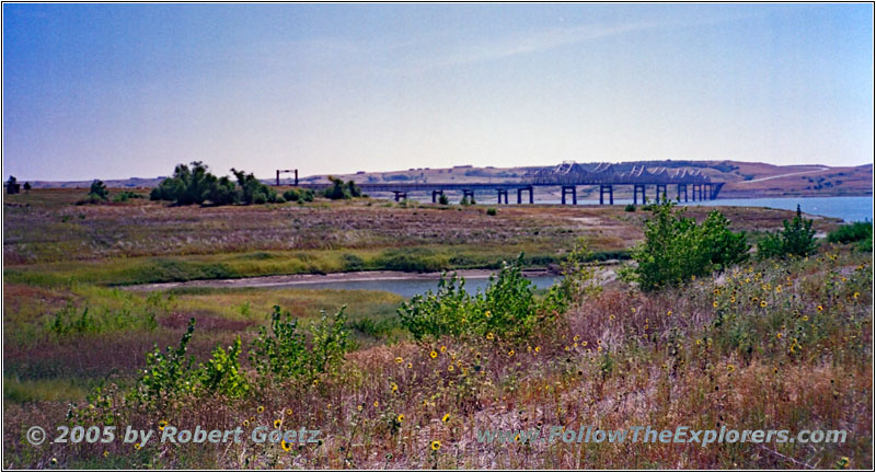 Highway 212, Missouri River, South Dakota