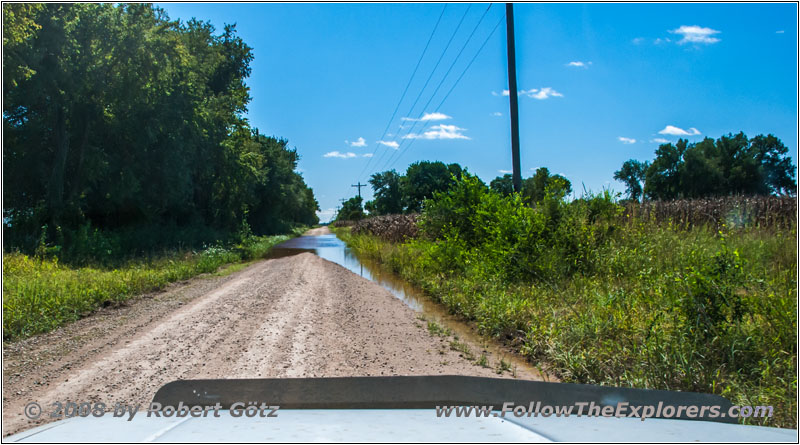 N River Rd, Kansas