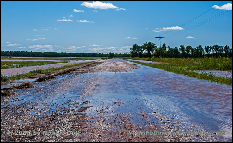 N River Rd, Kansas