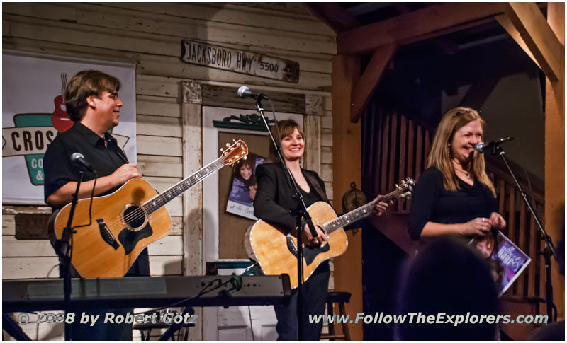 Chris, Christine, Lynn, Crossroads Coffeehouse, Winnsboro, TX Chris, Christine, Lynn, Crossroads Coffeehouse, Winnsboro, TX