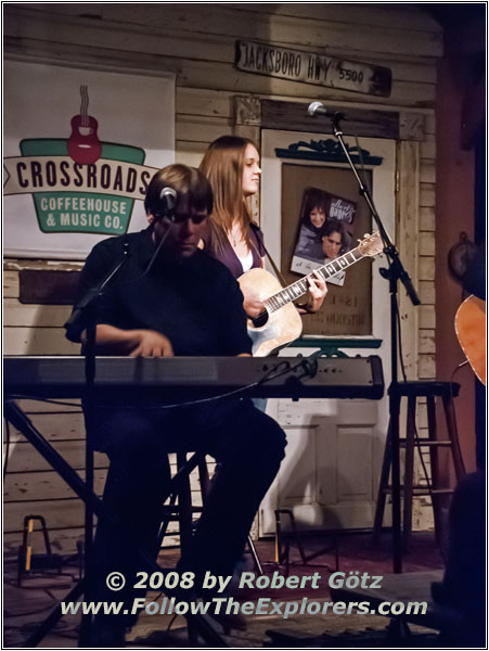 Chris, Kate, Crossroads Coffeehouse, Winnsboro, TX Chris, Kate, Crossroads Coffeehouse, Winnsboro, TX