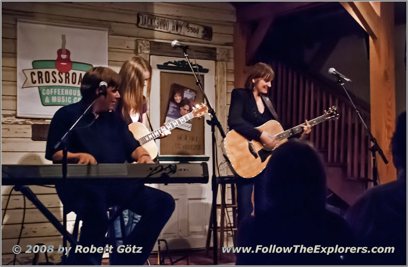 Chris, Kate, Christine, Crossroads Coffeehouse, Winnsboro, TX Chris, Kate, Christine, Crossroads Coffeehouse, Winnsboro, TX